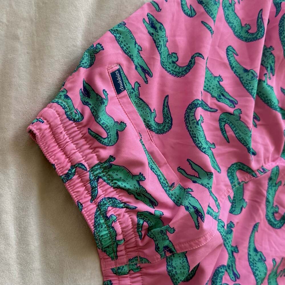 Chubbies Pink Alligator Print 7" Inseam Swim Trunks with Compression Liner Sz L - Picture 4 of 6
